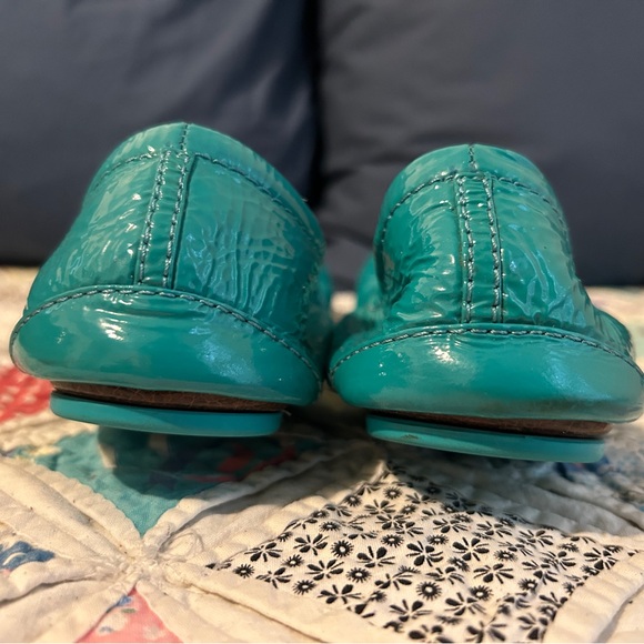 Tieks patent leather ballet flats in Tieks blue - Picture 5 of 6